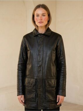 M0851 Timeless Minimalist Black Leather car Coat - Medium